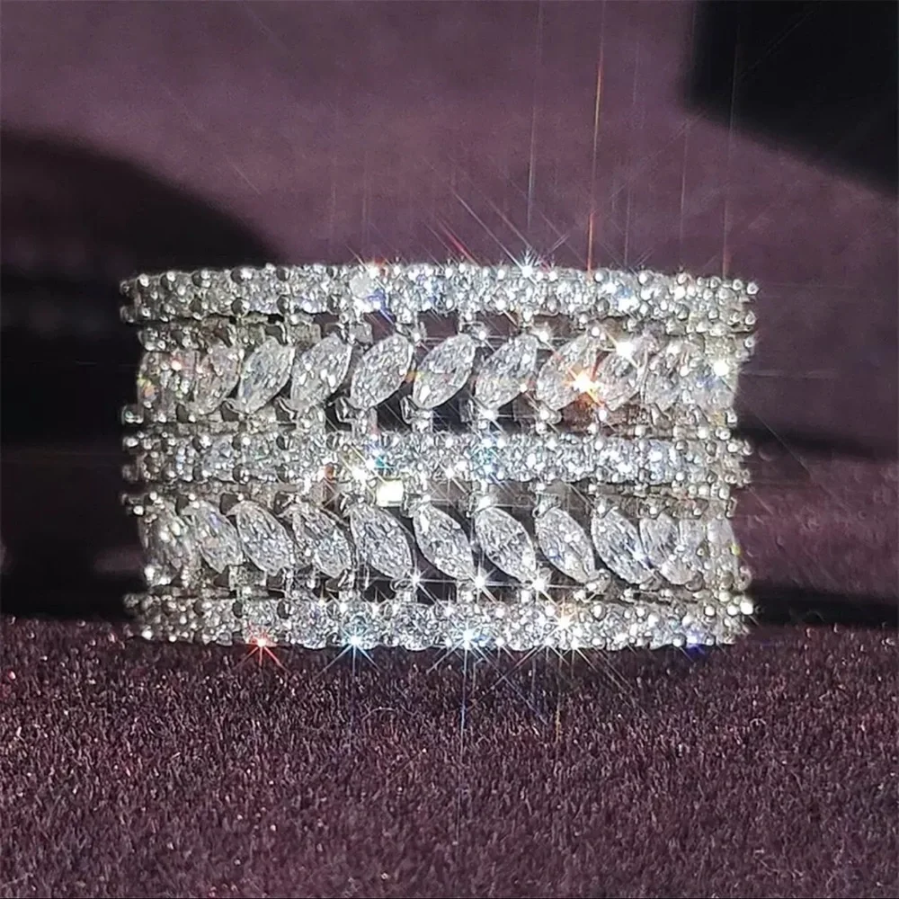 Round ring - Picture 2 of 2